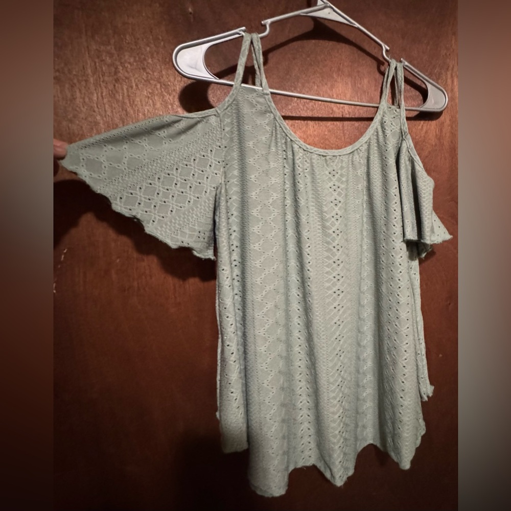 4/$15.00 or 5.00 by itself Large green soft cold shoulder top